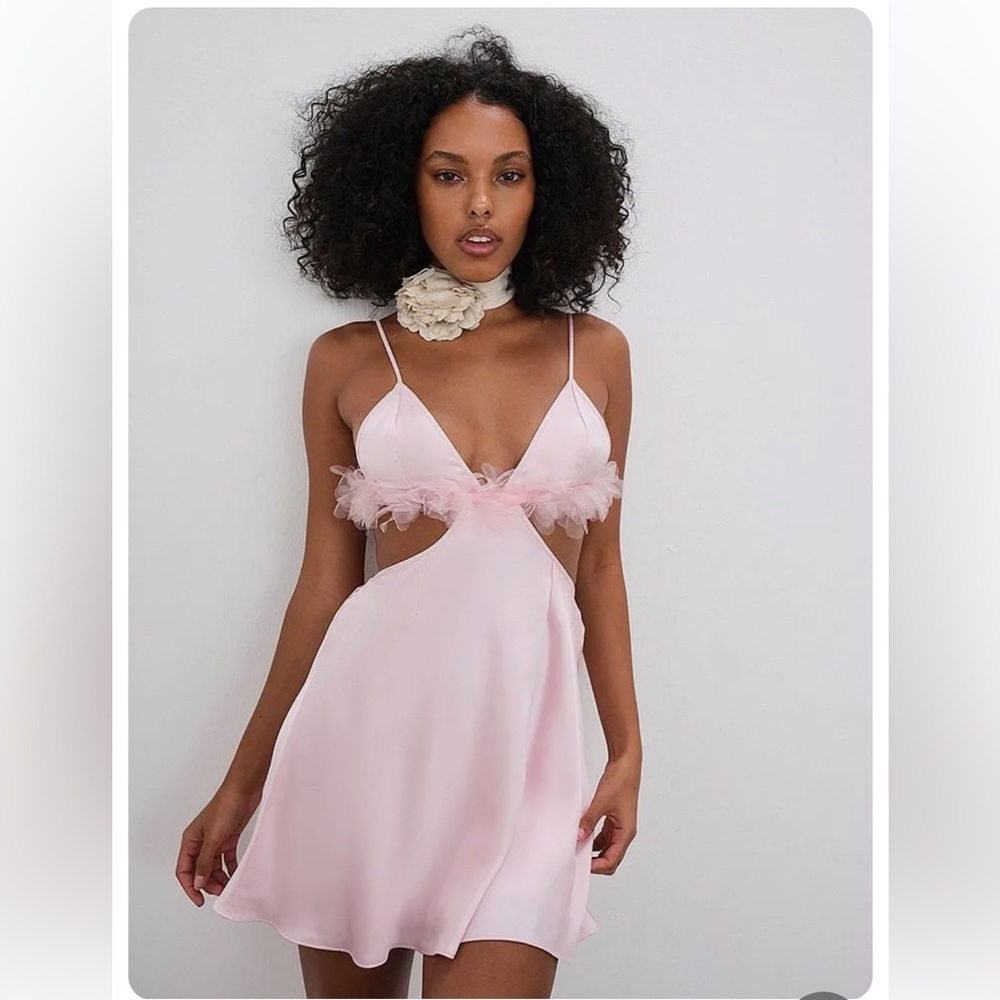 For love and lemons 🍋 floral trim dress